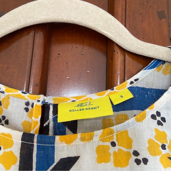 Roller Rabbit Flutter Sleeve Lightweight Cotton Top | Blue White Yellow - Picture 7 of 8